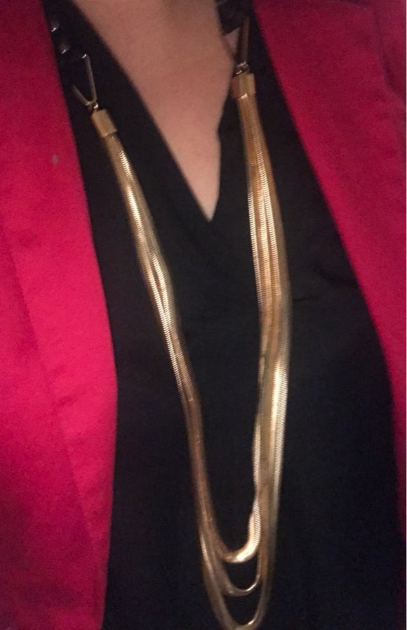 Collar de Cadenas Multicapas en Cuero con Dije Statement - Joyería Elegante para Mujer