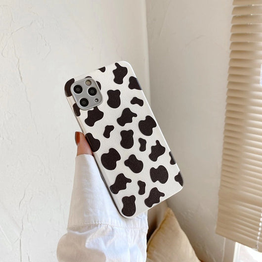 Funda para Celular Patrón Vaca Blanco y Negro Estilo Coreano - Image 3
