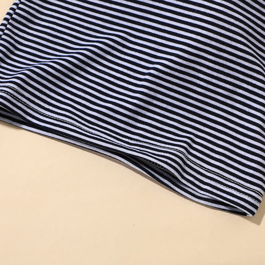 Conjunto Infantil Coreano: Blusa Cuello Redondo y Overol con Estrellas - Image 3