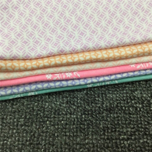 Enterizo Infantil de Manga Larga Multicolor con Diseño Triangular - Image 9