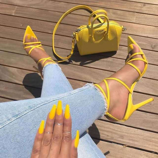Tacones Stiletto Punta Afilada con Tiras Cruzadas