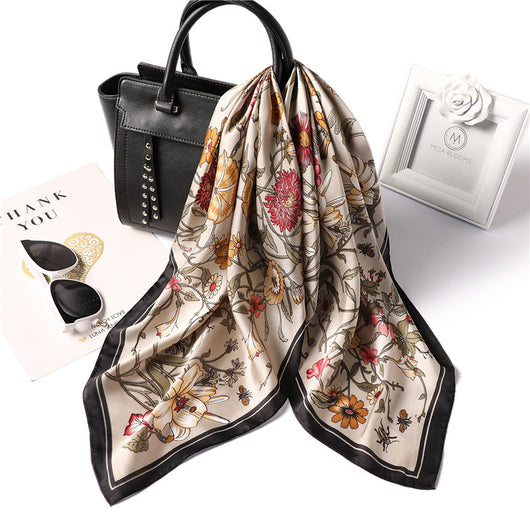 Pañuelo de Seda Estampado para Mujer Profesional - Image 9