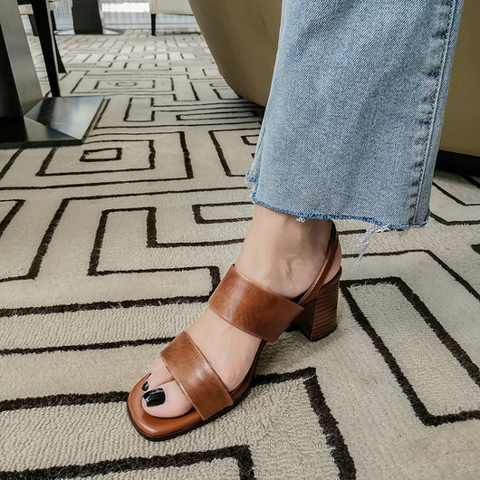Sandalias de Tacón Cuadrado Grueso con Punta Cuadrada y Hebilla - Diseño Piel de Oveja - Image 3