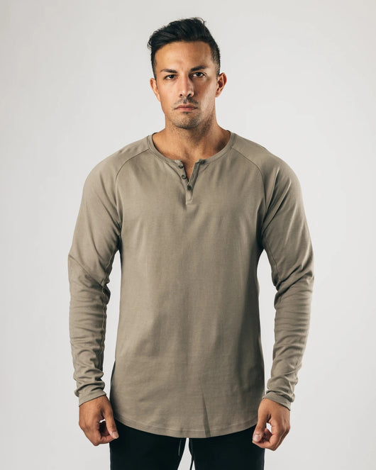 Playera Deportiva de Manga Larga con Botones - Image 9