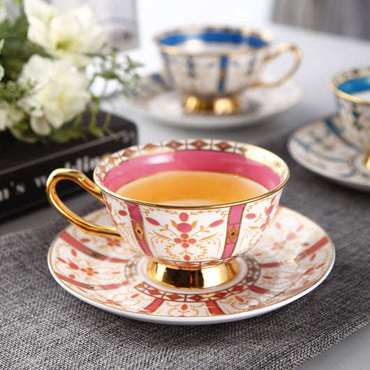 Juego de Tazas de Té Lujo Europeo Porcelana Hueso Borde Dorado Estilo Inglés - Image 3