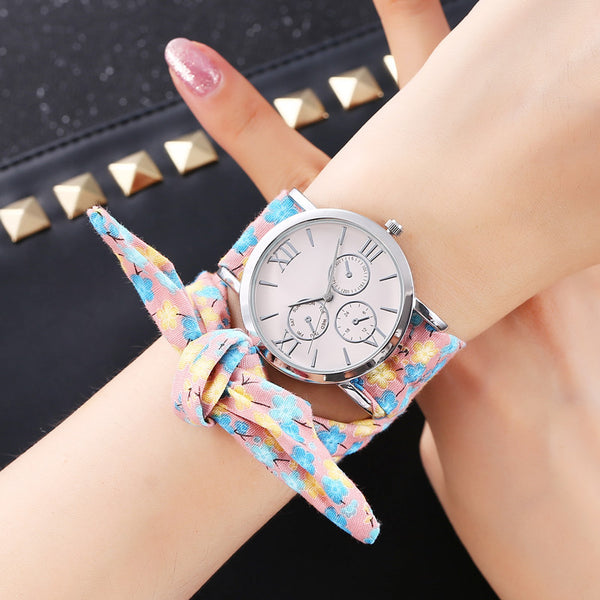 Reloj de Moda Coreana para Mujer con Detalles Decorativos
