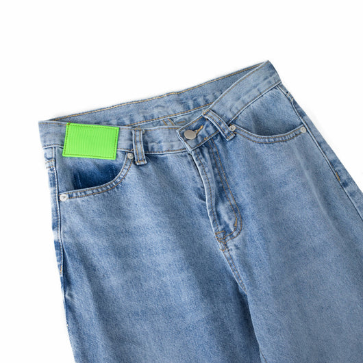 Jeans Mujer con Detalles Fluorescentes y Cortes Asimétricos - Image 10