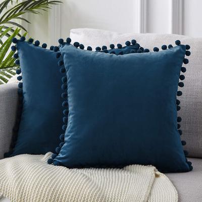 Almohada de Terciopelo con Bolas Decorativas para Sofá - Image 33