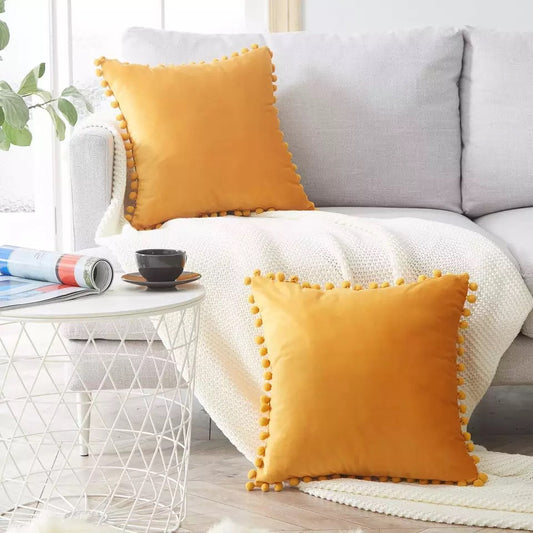 Almohada de Terciopelo con Bolas Decorativas para Sofá - Image 2