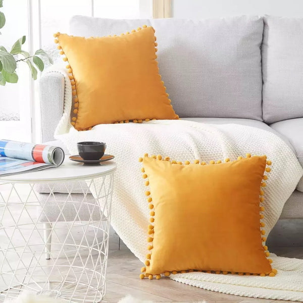 Almohada de Terciopelo con Bolas Decorativas para Sofá