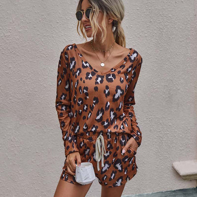Conjunto de Moda Leopardo Cuello Redondo para Mujer - Image 2