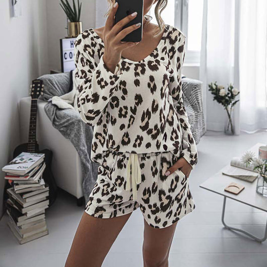 Conjunto de Moda Leopardo Cuello Redondo para Mujer - Image 5
