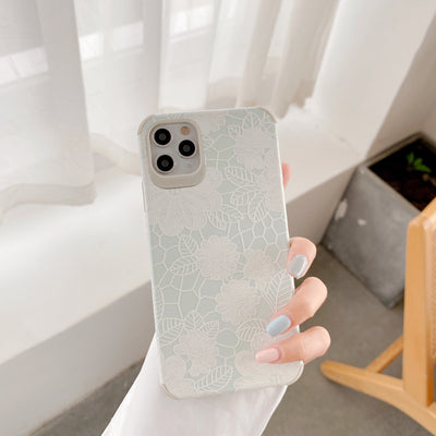 Funda Protectora con Diseño de Encaje Floral en Relieve para Apple - Image 3