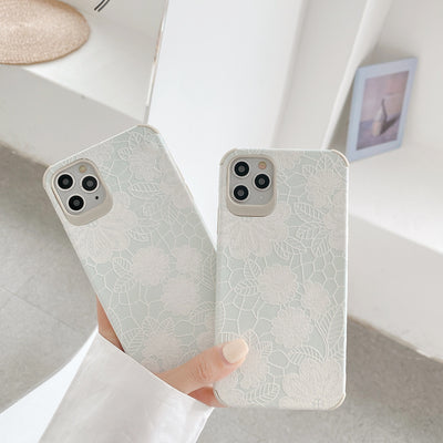 Funda Protectora con Diseño de Encaje Floral en Relieve para Apple - Image 5