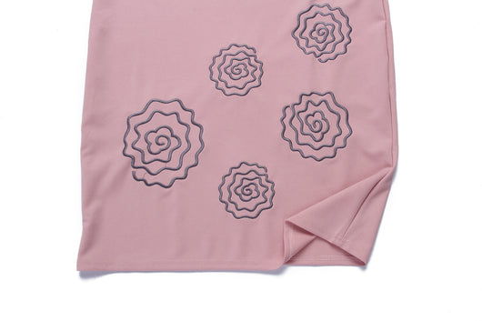 Conjunto de Falda y Chaleco Bordado con Blusa de Encaje - Image 20