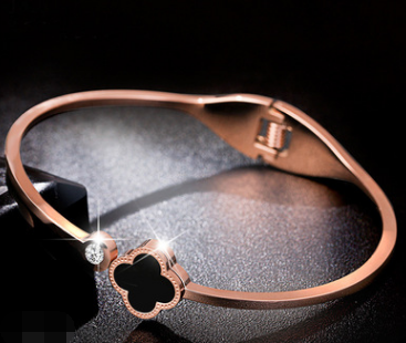 Pulsera Trébol de Cuatro Hojas Oro Rosa 18K - Diseño Japonés y Coreano - Image 7
