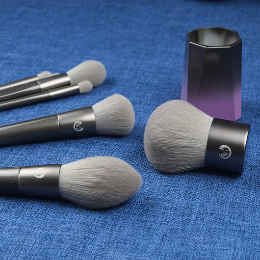 Set de Brochas de Maquillaje con Polvo Suelto, Rubor Brillante y Difuminador - Image 10