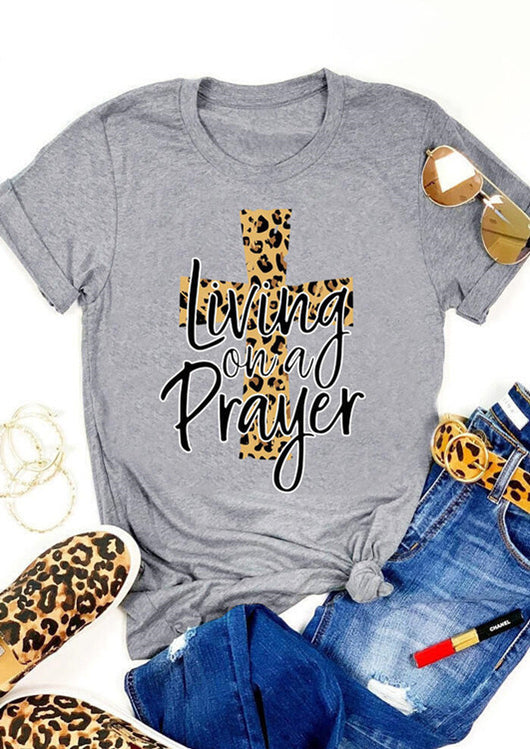 Playera Living On A Prayer Cuello Redondo Manga Corta - Image 10