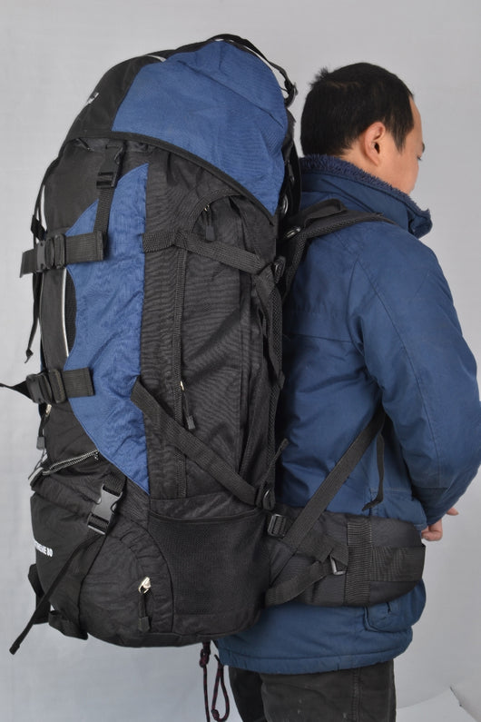Mochila Táctica de Gran Capacidad para Montaña y Viajes - Image 10