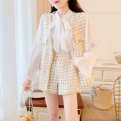 Conjunto de Tres Piezas: Blusa Chifón Aroma Delicado con Shorts - Image 5