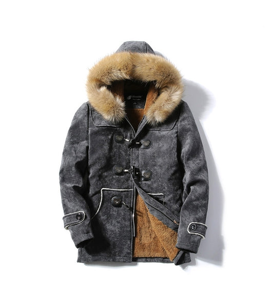 Abrigo de Cuero Gamuza para Hombre con Cuello Texturizado y Hebilla Decorativa