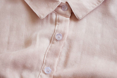 Blusa Camisera Larga Coreana para Mujer con Detalles en Madera - Image 13