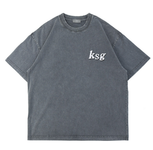 Camiseta Unisex con Letras Retro Desgastadas - Estilo Vintage para Hombre y Mujer - Image 2