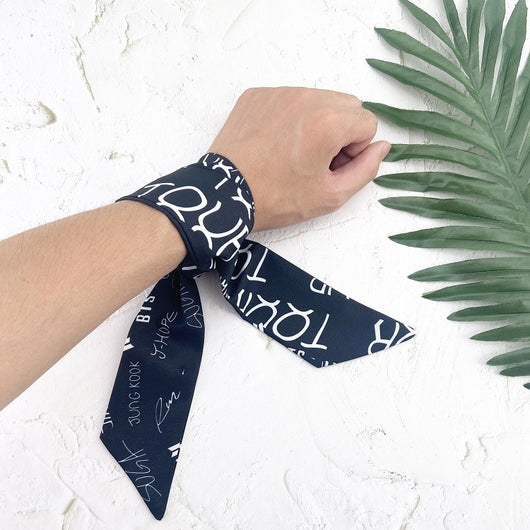 Pañuelo de Seda Pequeño con Asa - Accesorio Versátil para Bolsos - Image 4