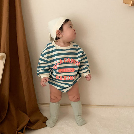 Pijama Enterizo Bebé Rayas con Monograma y Capucha - Image 6