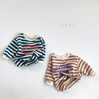 Pijama Enterizo Bebé Rayas con Monograma y Capucha - Image 10