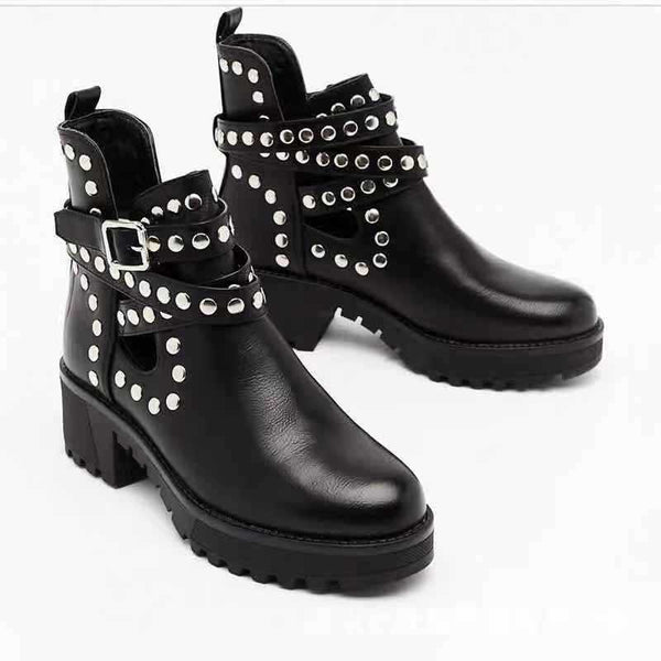 Botas Martin Talla Grande con Tachuelas y Detalles Hueco - Diseño Sólido
