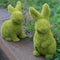 Adorno Conejo de Pascua con Pasto Artificial y Textura Esponjosa
