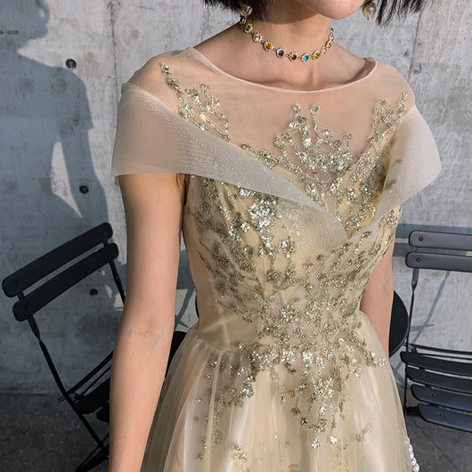 Vestido de Noche Elegante de Lujo con Detalles Estructurados - Image 14