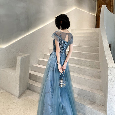 Vestido de Noche Elegante de Lujo con Detalles Estructurados - Image 5