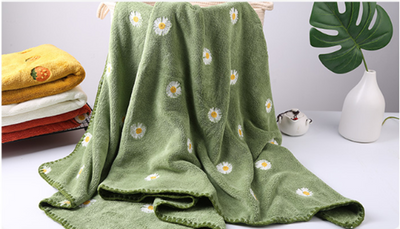 Toalla de Baño Coral Fleece con Bordado - Absorbente y Suave para la Piel - Image 5