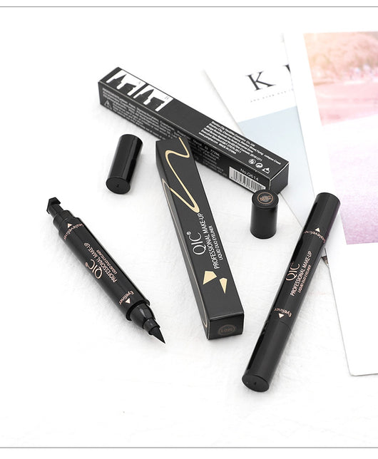 Delineador Líquido Waterproof con Punta Vibrato - Maquillaje de Celebridades - Image 3