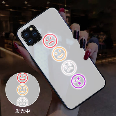 Funda para iPhone con Cara Sonriente y Flash LED Interactivo