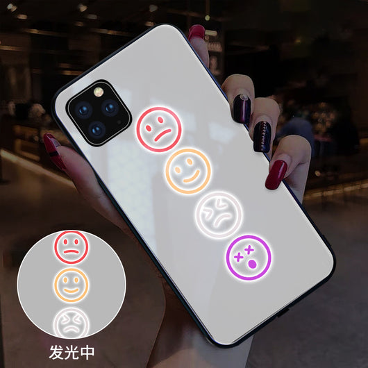 Funda para iPhone con Cara Sonriente y Flash LED Interactivo
