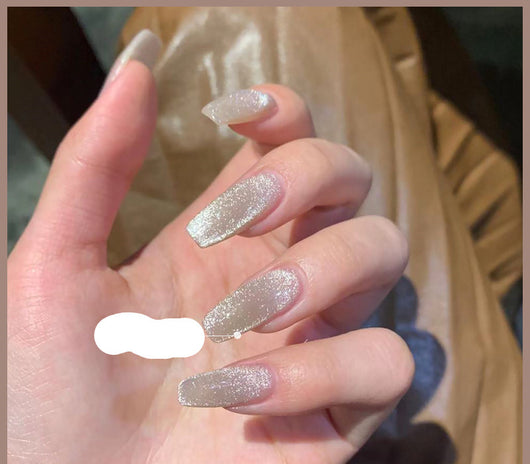 Esmalte de Uñas Efecto Ojo de Gato con Cristales de Té con Leche - Image 5