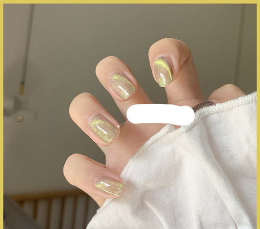 Esmalte de Uñas Efecto Ojo de Gato con Cristales de Té con Leche - Image 13