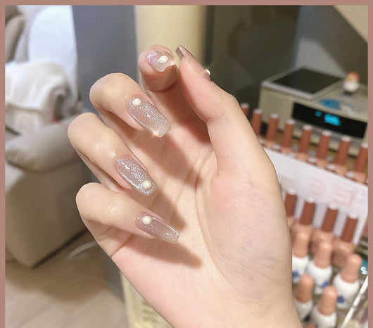 Esmalte de Uñas Efecto Ojo de Gato con Cristales de Té con Leche - Image 44