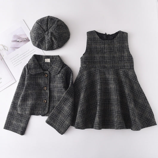 Conjunto de 3 Piezas: Chaleco, Falda y Abrigo de Lana con Boina - Image 4