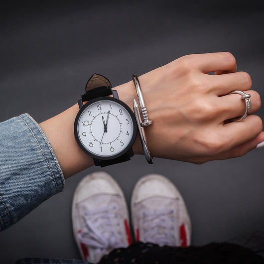 Reloj de Pulsera para Mujer con Dial Grande y Correa de PU - Image 4