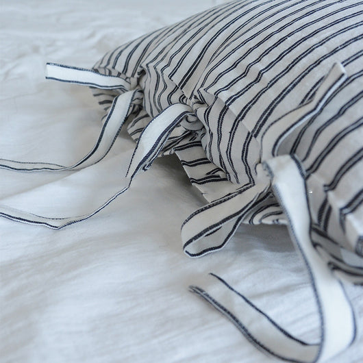 Funda de Almohada a Rayas Tejida en Lino Lavado - Image 9