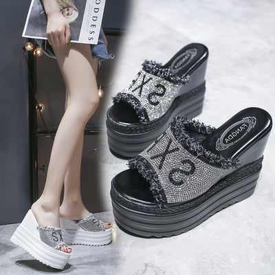 Sandalias Plataforma con Tacón Cuña y Detalles de Strass - Image 17