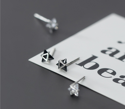 Aretes de Plata S925 Estilo Japonés con Diamantes - Triángulo Geométrico Personalizado - Image 13