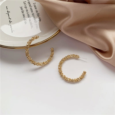 Aretes de Círculo Metálico Plata Aguja - Diseño Versátil para Mujer - Image 3