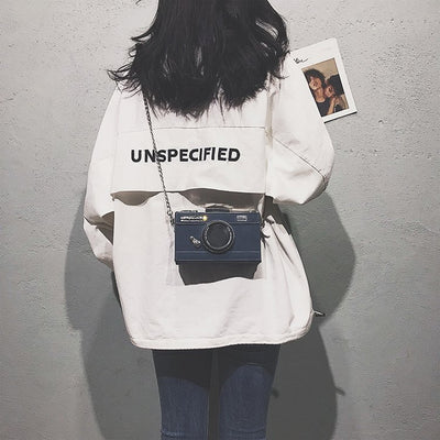 Bolso Bandolera Clutch con Diseño de Cámara en Ante - Estilo Único y Versátil - Image 4