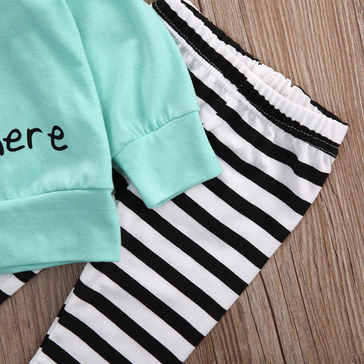 Conjunto de Buzo Rayado Verde con Capucha y Pantalón a Rayas para Bebé - Image 11