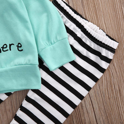 Conjunto de Buzo Rayado Verde con Capucha y Pantalón a Rayas para Bebé - Image 3